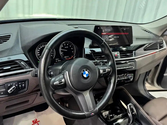 2022 BMW X1 Long 20Li sDrive II (F48) Рестайлинг, серебристый, 1660020 рублей - вид 14