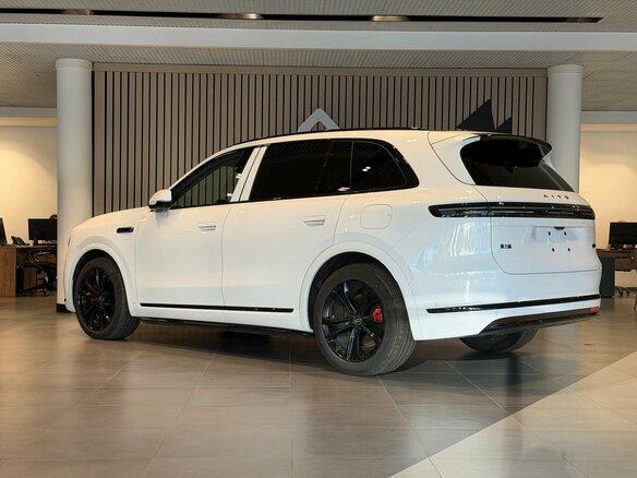 2026 Aito M7 53.4 kWh II, белый, 8750000 рублей - вид 8