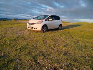 2013 Honda Fit II, белый, 700000 рублей, вид 1