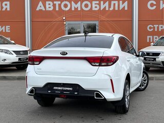 2020 Kia Rio IV Рестайлинг, белый, 1170000 рублей, вид 5