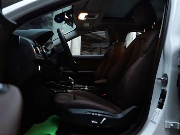 2023 BMW 1 серии 120i III (F52) Рестайлинг, белый - вид 16
