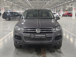 2010 Volkswagen Touareg II, серый, 1990000 рублей, вид 2