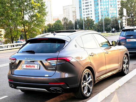2021 Maserati Levante I Рестайлинг, серый, 5900000 рублей, вид 4