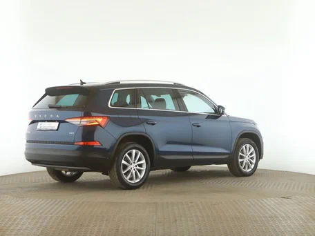 2023 Skoda Kodiaq I Рестайлинг, серый, 3200000 рублей, вид 2