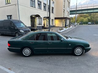 1996 Mercedes-Benz E-Класс 230 II (W210, S210), зелёный, 250000 рублей, вид 3
