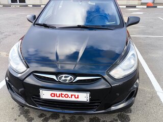 2013 Hyundai Solaris I, чёрный, 700000 рублей, вид 1