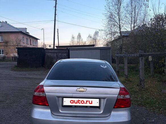 2010 Chevrolet Aveo I Рестайлинг, серебристый, 350000 рублей - вид 2