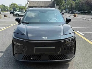 2026 Toyota bZ3X 50 kWh, чёрный, 2387099 рублей, вид 2