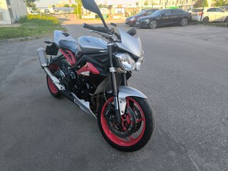 2015 Triumph Street Triple, серебристый, 620000 рублей, вид 2