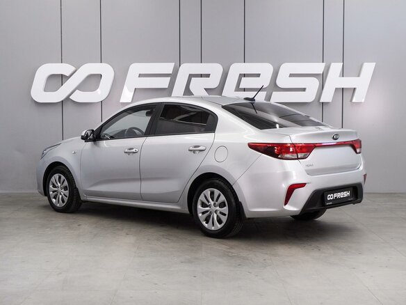 2017 Kia Rio IV, серебристый, 1249000 рублей - вид 1