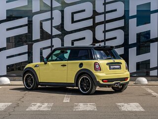 2007 Mini Hatch Cooper S II (R56), жёлтый, 749000 рублей, вид 2