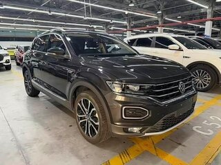 2022 Volkswagen T-Roc I Рестайлинг, чёрный, 1710000 рублей, вид 2