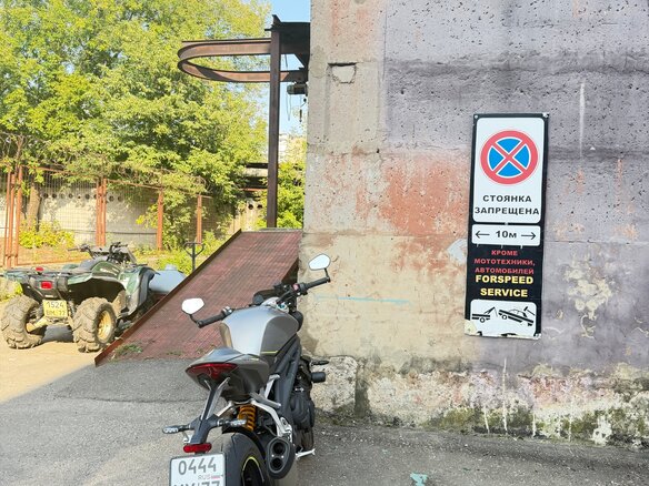 2024 Triumph Speed Triple, серый, 1600000 рублей - вид 11