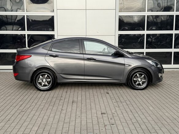 2014 Hyundai Solaris I, серый, 880000 рублей - вид 6