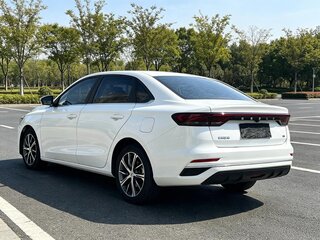 2023 Geely Emgrand II, белый, 1170000 рублей, вид 4