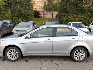 2010 Mitsubishi Lancer X, серебристый, 820000 рублей, вид 3
