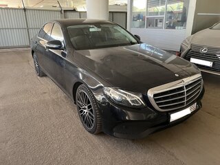 2020 Mercedes-Benz E-Класс 200 V (W213, S213, C238), чёрный, 1990000 рублей, вид 1