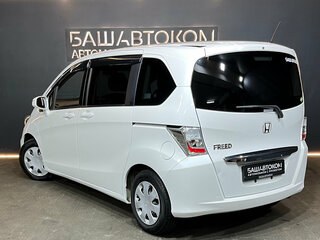 2014 Honda Freed I Рестайлинг, белый, 1105000 рублей, вид 5