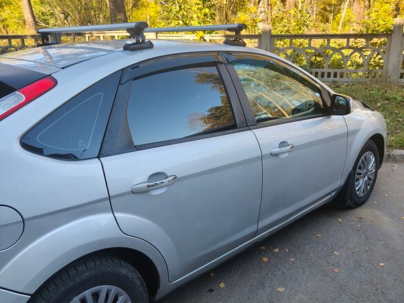 2010 Ford Focus II Рестайлинг, серебристый, 340000 рублей - вид 5