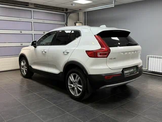 2020 Volvo XC40 I, белый, 3200000 рублей, вид 4