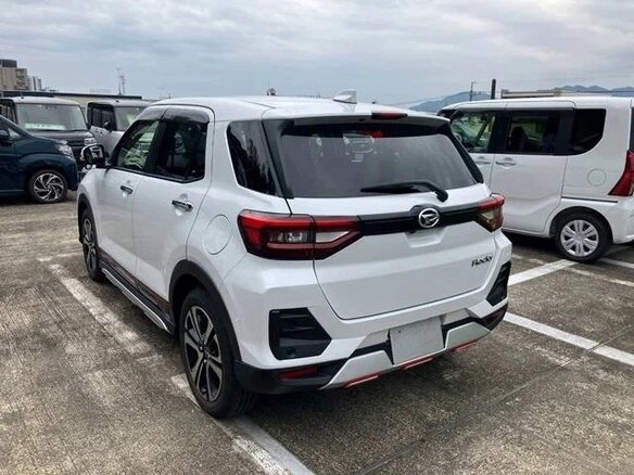 2022 Daihatsu Rocky A200, белый, 1199000 рублей - вид 1