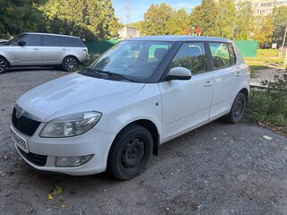 2011 Skoda Fabia II Рестайлинг, белый, 630000 рублей, вид 1
