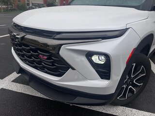 2022 Chevrolet TrailBlazer III, чёрный, 2190000 рублей, вид 2