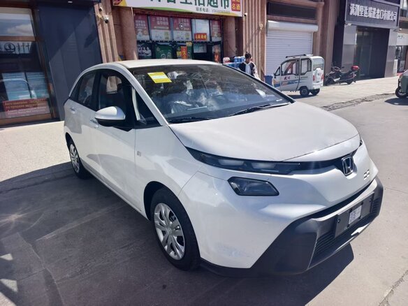2026 Honda Fit IV Рестайлинг 2, белый, 2100000 рублей - вид 2