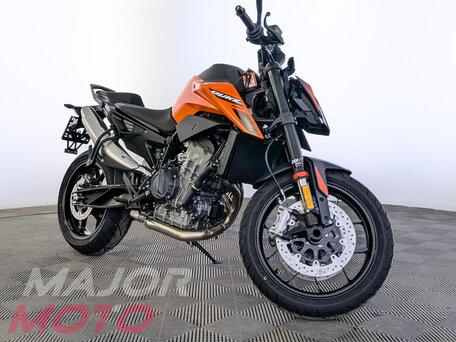 2026 KTM 790 Duke, оранжевый, 1150000 рублей, вид 2