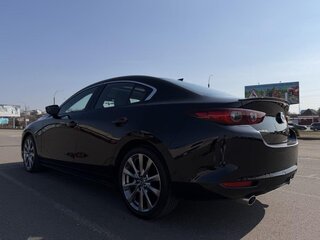 2022 Mazda 3 Axela IV (BP), чёрный, 1700000 рублей, вид 4