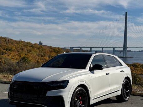 2020 Audi Q8 45 TDI I (4M), белый, 7500000 рублей, вид 3