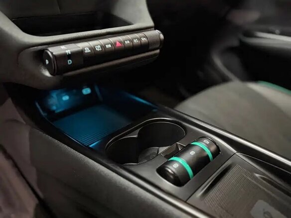 2026 BYD Dolphin 44.9 kWh I, синий, 1700000 рублей - вид 7