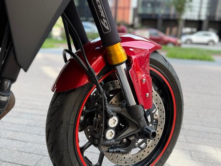 2016 Yamaha MT-09 Tracer (FJ-09), красный, 715000 рублей, вид 3