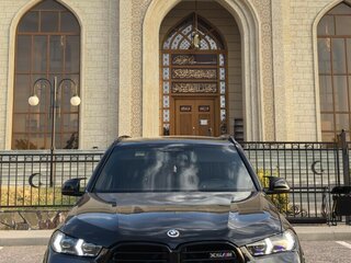2020 BMW X5 M50d IV (G05/G18), чёрный, 4850000 рублей, вид 4