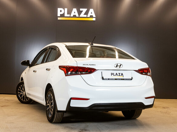 2018 Hyundai Solaris II, белый, 1175000 рублей - вид 2