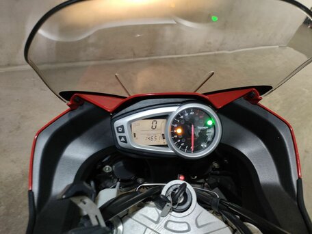 2013 Triumph Tiger 1050, красный, 730000 рублей, вид 5