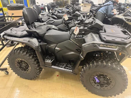2026 BRP Can-Am Outlander MAX 1000R, чёрный, 2720000 рублей, вид 4