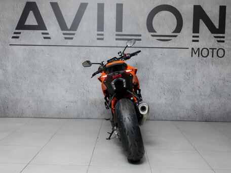 2026 KTM 1390 Super Duke R, оранжевый, 2600000 рублей, вид 4