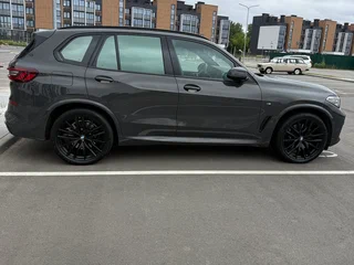 2022 BMW X5 40d IV (G05/G18), серый, 6990000 рублей, вид 4