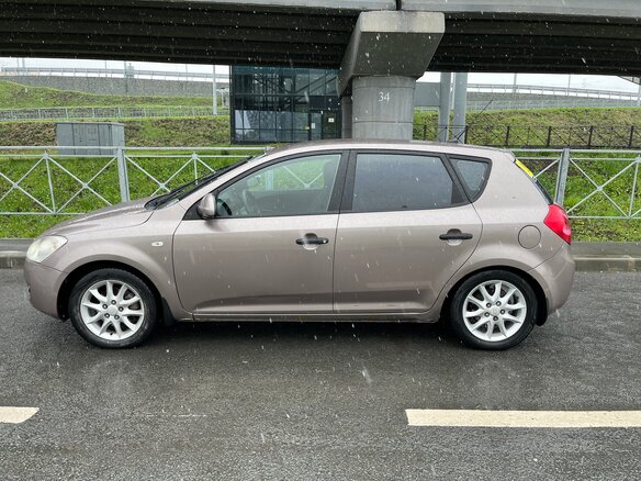 2009 Kia Ceed I, бежевый, 560000 рублей - вид 10