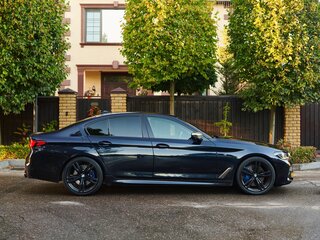 2019 BMW 5 серии M550d xDrive VII (G30/G31/G38), чёрный, 4500000 рублей, вид 5