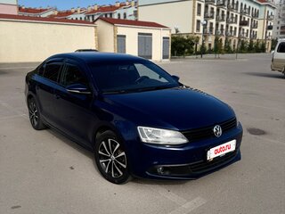 2014 Volkswagen Jetta VI Рестайлинг, синий, 850000 рублей, вид 5