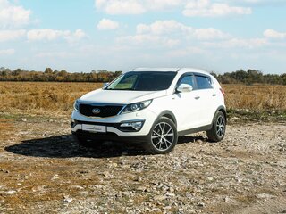 2015 Kia Sportage III Рестайлинг, белый, 1600000 рублей, вид 1