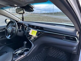 2021 Toyota Camry VIII (XV70), белый, 3000000 рублей, вид 3