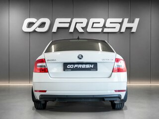 2018 Skoda Octavia III (A7) Рестайлинг, белый, 1490000 рублей, вид 4