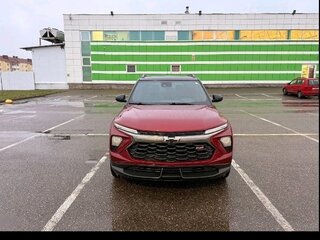 2023 Chevrolet TrailBlazer III Рестайлинг, красный, 2250000 рублей, вид 4
