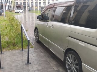 2010 Nissan Serena III (C25), серебристый, 1000000 рублей, вид 2