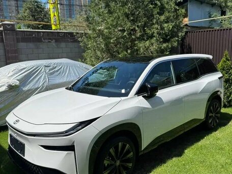 2026 Toyota bZ3X 58.3 kWh, белый, 2850000 рублей, вид 3