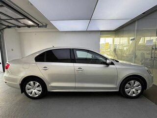 2014 Volkswagen Jetta VI Рестайлинг, серебристый, 1155000 рублей, вид 4