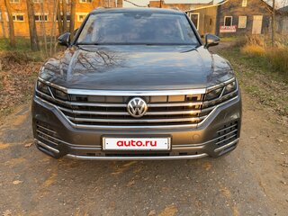 2018 Volkswagen Touareg III, серый, 5250000 рублей, вид 5